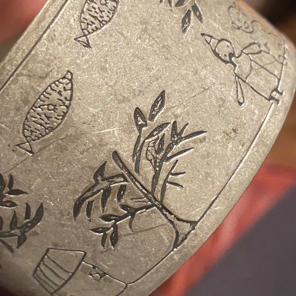 Etched Cuff bracelet - Picture 5 of 10